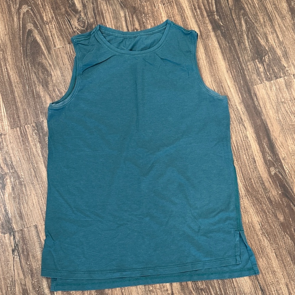 4/6 Lululemon tank